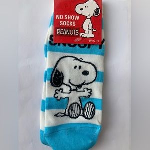 Peanuts no show socks Snoopy